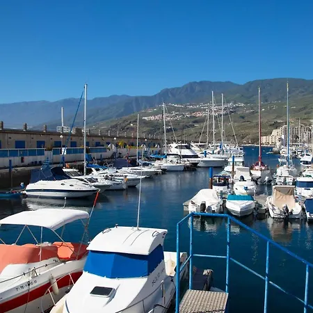 公寓 Marina Seafront 12 *