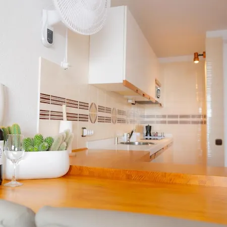 شقة Marina Seafront 12 *